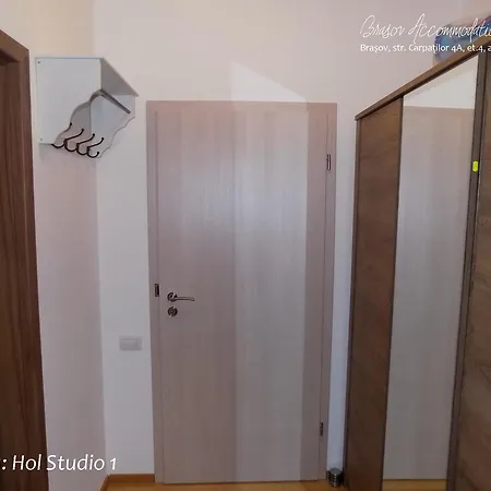 Brasov Accommodation Studios * Брашов
