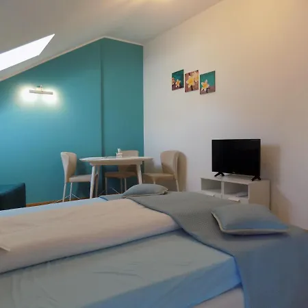 Brasov Accommodation Studios Брашов