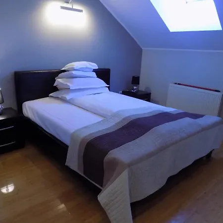 Brasov Accommodation Studios Апартаменти Брашов