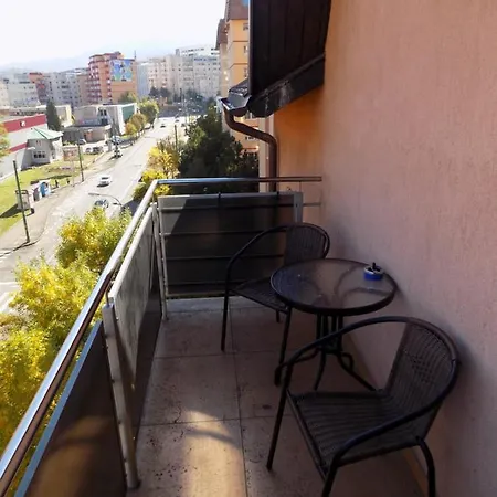 Brasov Accommodation Studios Апартаменти *