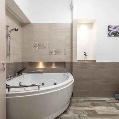 Brasov Accommodation Studios Апартаменти Брашов
