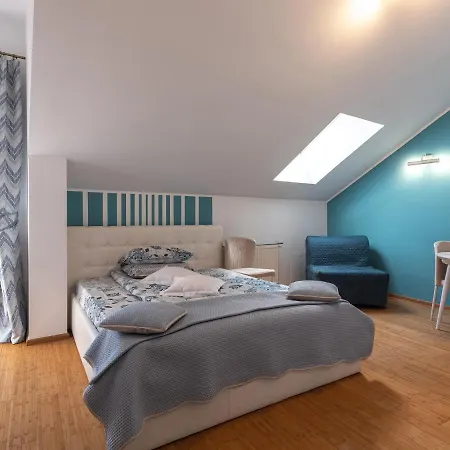 Апартаменти Brasov Accommodation Studios Брашов