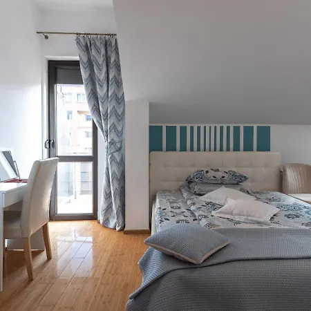 Brasov Accommodation Studios Апартаменти Брашов
