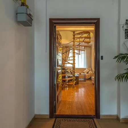 Brasov Accommodation Studios Апартаменти *