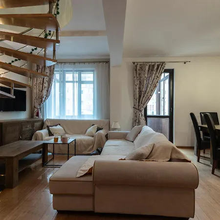 Brasov Accommodation Studios Брашов