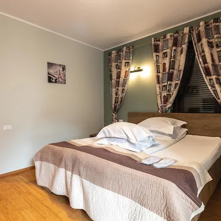 Апартаменти Brasov Accommodation Studios