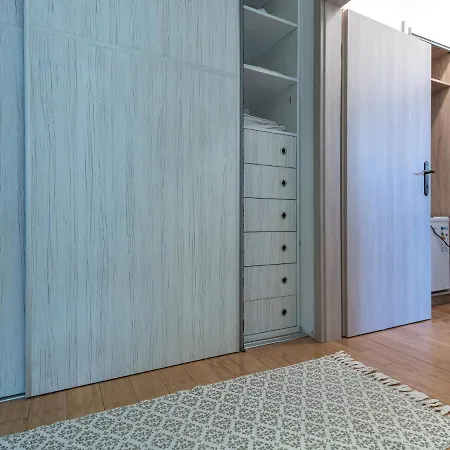 Brasov Accommodation Studios * Брашов