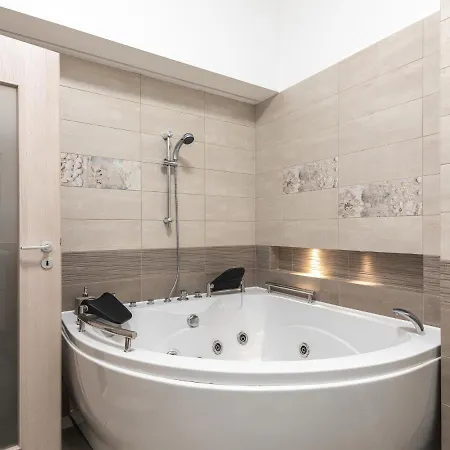 Апартаменти Brasov Accommodation Studios *